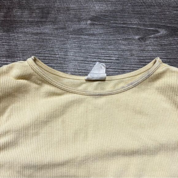 Cest Mol Yellow Ribbed Tank Top Crop Top Size M/L - Picture 3 of 7